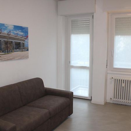 Travelounge Milano San Siro Villa Exterior foto